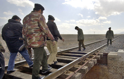 バルチスタン州で線路爆破、発電所にロケット弾 - パキスタン