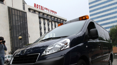 女性元F1ドライバーのデ・ビロタさん、死因は自然死