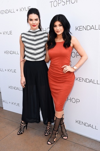 ケンダル＆カイリー・ジェナー姉妹、「トップショップ」とコラボ
