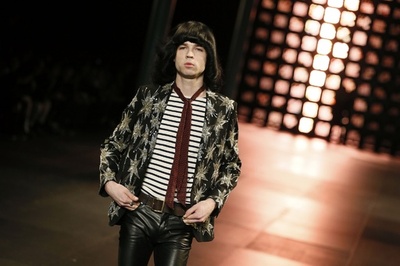 テーマはサイケデリック・ロック、「サンローラン」15年春夏メンズ