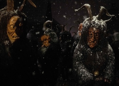 悪魔「クランプス」が街にやって来た オーストリア