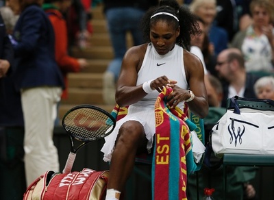 セレーナ、ラケットに八つ当たりしながらも3回戦へ ウィンブルドン選手権