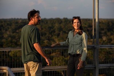 デンマーク王妃がブラジル訪問 自然保護公園を視察