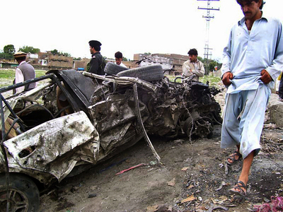 パキスタンで車両爆弾が爆発、9人死亡