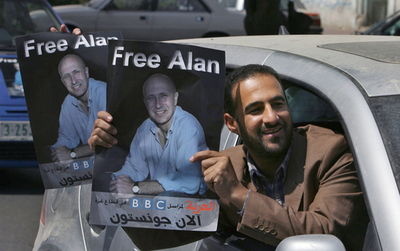 BBC会長｢拉致記者生存の証拠、アッバス議長が握る｣ - パレスチナ自治区