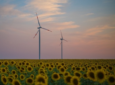 EU、再生エネが最大の発電源に 化石燃料上回る