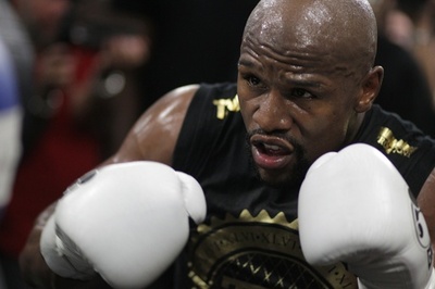 メイウェザー、マクレガーのスパーリングは「反則だらけ」と指摘