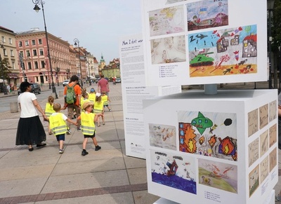 戦争はいつも同じ 戦後ポーランドと現代ウクライナの子ども絵画展