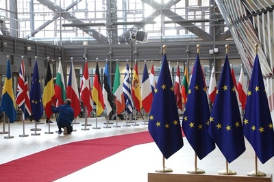 EU、1万5000人の18歳に30日間の域内無料旅行提供へ