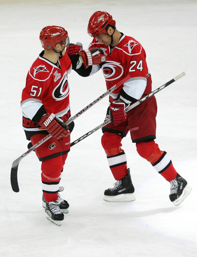 ハリケーンズ OTでメープルリーフス降し2連勝