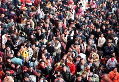 春節の帰省ラッシュ、全国で始まる