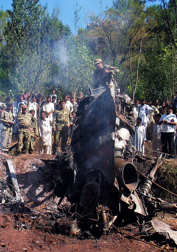 パキスタン大統領の護衛ヘリコプター墜落、兵士4人死亡