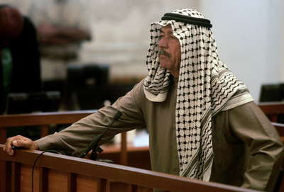 ｢ケミカル・アリが息子を投げ落として殺害｣、シーア派大量虐殺事件公判