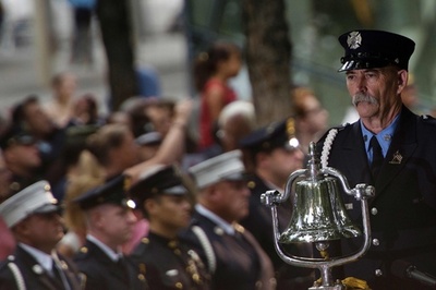 米同時多発攻撃から15年、各地で追悼式 クリントン氏は途中退席 