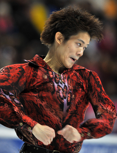 復帰のプルシェンコが首位発進 小塚は2位に、フィギュアGP第2戦