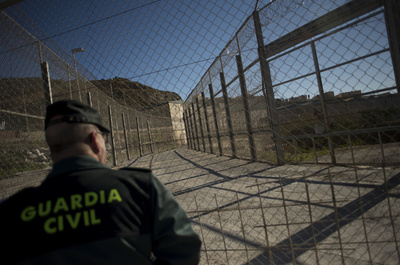 スペイン領セウタに移民8千人殺到 モロッコとの対立深まる 写真13枚 国際ニュース Afpbb News