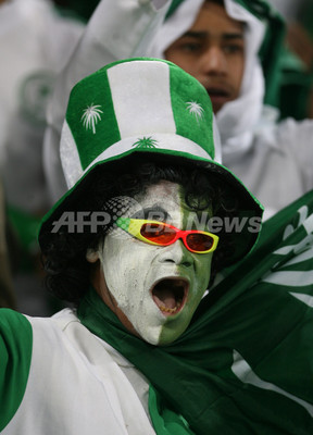 サッカー ガルフカップ07 Uae マタルの活躍でサウジアラビアを降し決勝へ Uae 写真16枚 ファッション ニュースならmode Press Powered By Afpbb News
