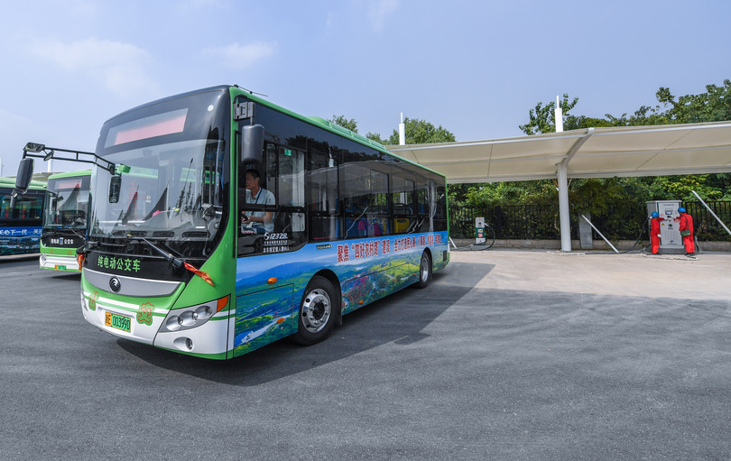 中国の公共車両、35年めどに全面電動化へ