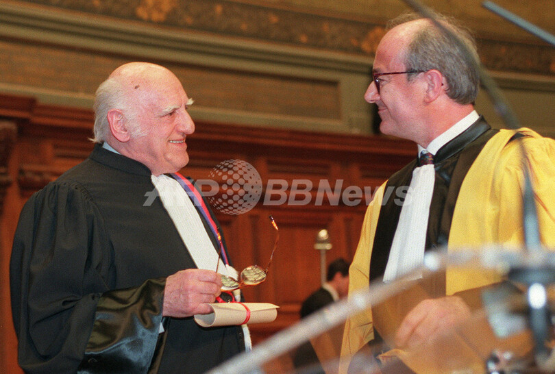 ポーランド人映画監督イェジー・カヴァレロヴィチ氏が死去