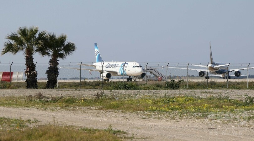 エジプト航空機がハイジャック、キプロスの空港に着陸