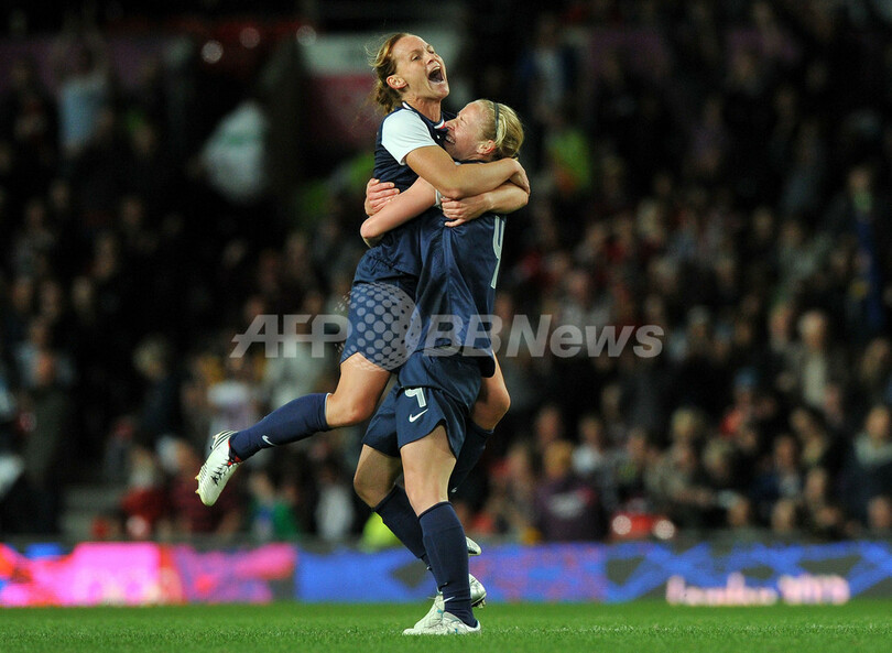 米国がカナダとの激戦制し決勝進出、女子サッカー