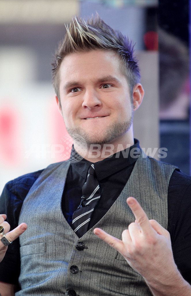 歌手Blake Lewis、MTV「Total Request Live」に出演