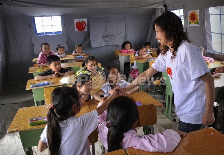 四川大地震で生徒を残して逃げた教師、再就職はおあずけ 四川大地震で生徒を残して逃げた教師、再就職はおあずけ