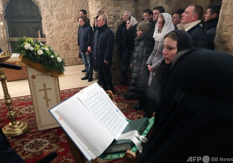 正教会のクリスマス プーチン大統領も祈り 写真16枚 国際ニュース Afpbb News