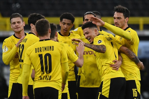 ドルトムントがドイツ杯決勝進出 ハーランド不在も5得点 写真8枚 国際ニュース Afpbb News
