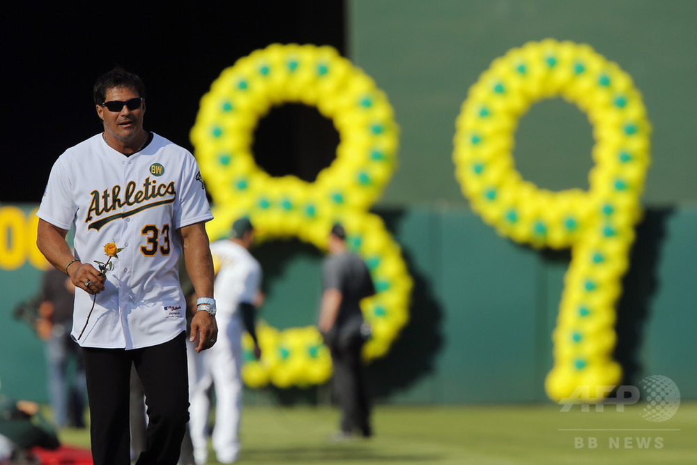 元MLBのカンセコ氏、誤って自身の手に発砲 米報道 写真1枚 国際