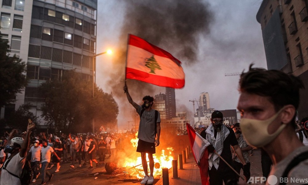 レバノン大爆発から1年、責任追及求める抗議デモに数千人