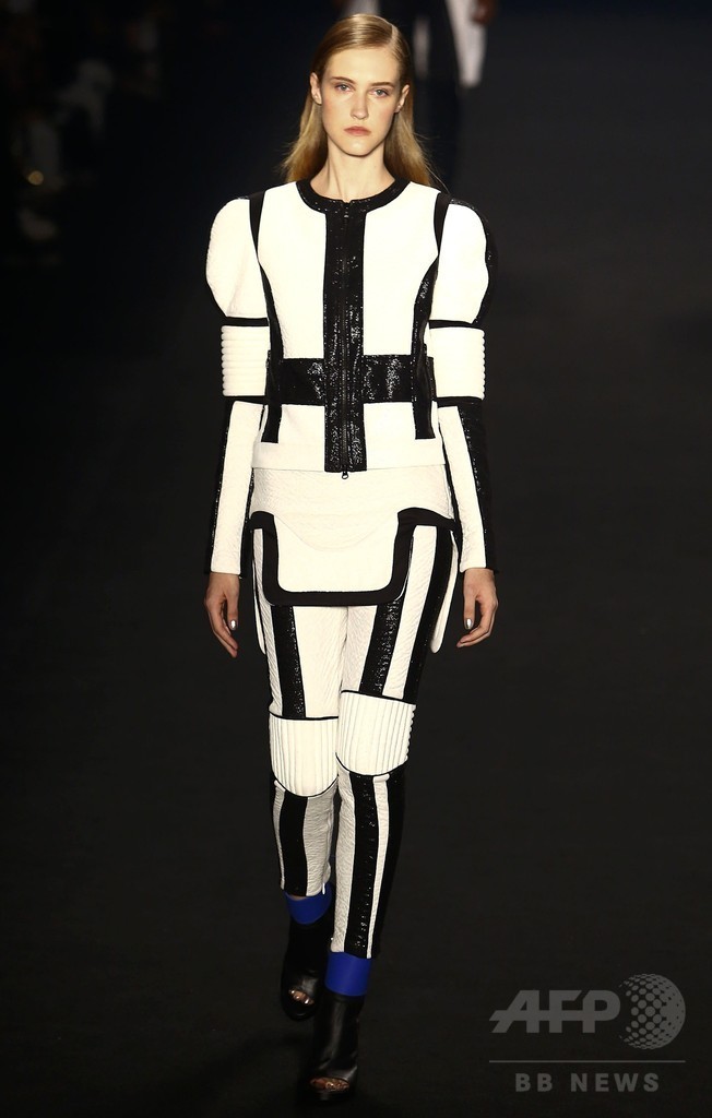 ドナテラ・ヴェルサーチもコレクション発表、「サンパウロ・ファッション・ウィーク」開催