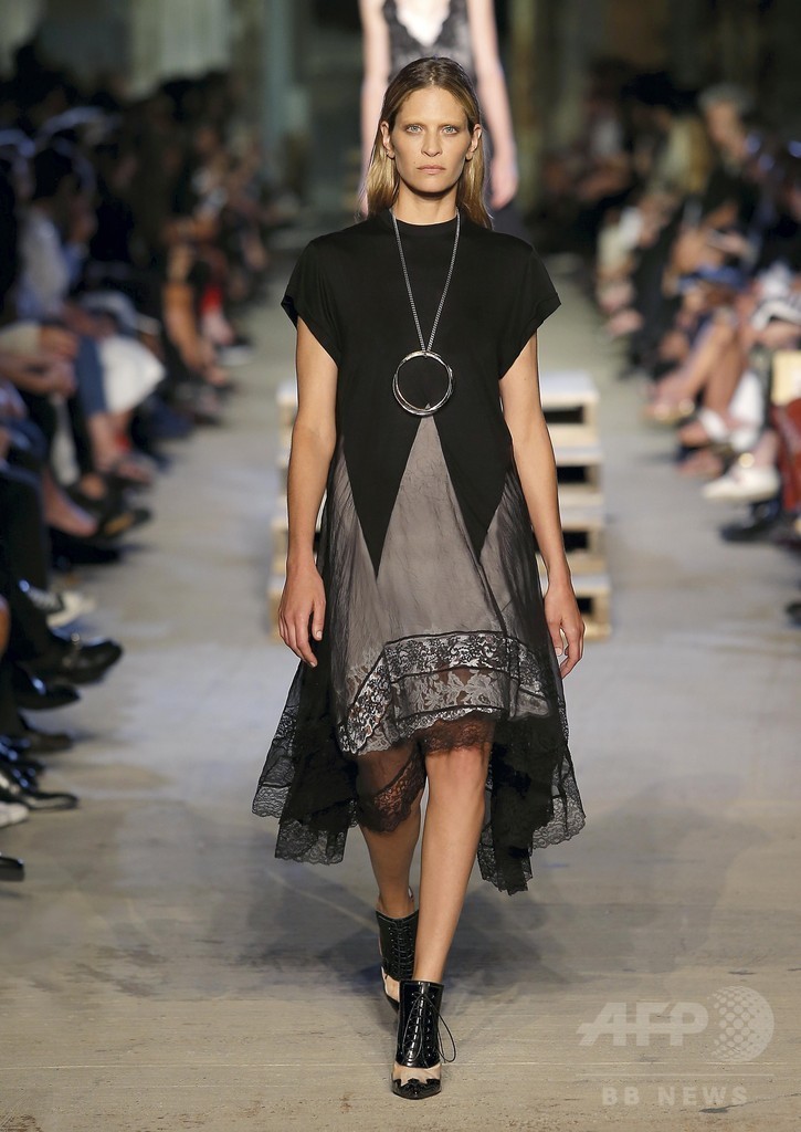 「ジバンシィ」16年春夏コレクション