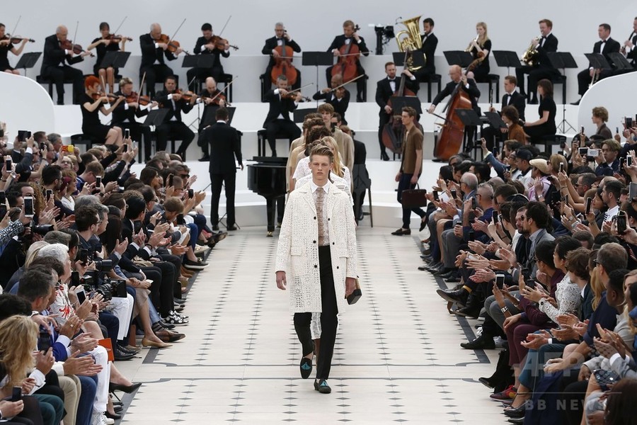 「バーバリー プローサム」16年春夏メンズ