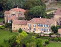 南仏ル・バル（Le Val）にある「シャトー・ミラバル（Chateau Miraval）」（2008年5月31日撮影）。(c)AFP/MICHEL GANGNE
