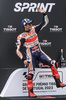 ロードレース世界選手権、第1戦ポルトガルGP、MotoGPスプリントレース。3位に入り喜ぶレプソル・ホンダのマルク・マルケス（2023年3月25日撮影）。(c)PATRICIA DE MELO MOREIRA / AFP