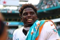24NFL、マイアミ・ドルフィンズ対ジャクソンビル・ジャガーズ。勝利を喜ぶマイアミ・ドルフィンズのタイリーク・ヒル（2024年9月8日撮影）。(c)Carmen Mandato/Getty Images/AFP