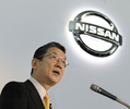 都内で、新型「キューブ（Cube）」を発表する日産自動車（Nissan Motor）の志賀俊之（Toshiyuki Shiga）最高執行責任者（COO、2008年11月19日撮影）。(c)AFP/Kazuhiro NOGI