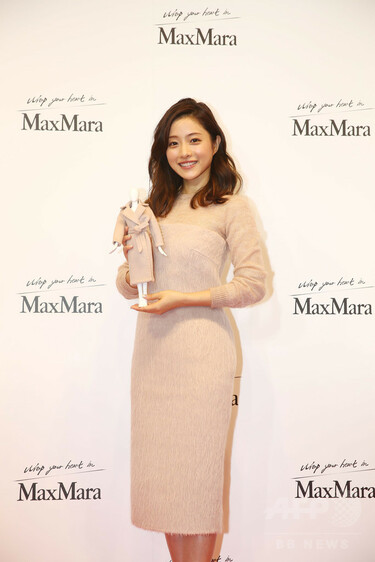 マックスマーラ」青山店リニューアル、石原さとみがアンバサダーに就任
