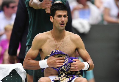 ジョコビッチがストレート勝利で2回戦へ、ウィンブルドン選手権