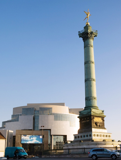 仏パリ国立オペラ、ベール着用の観客女性を退席させる