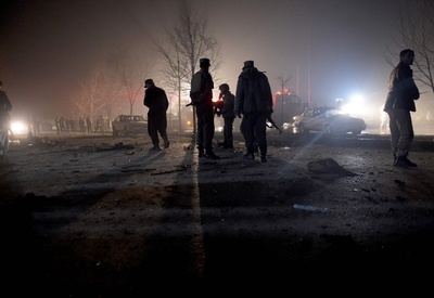 タリバン、TV局バスに自爆攻撃 7人死亡 アフガン首都