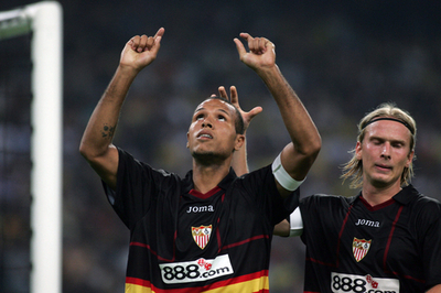 セビージャ AEKアテネを圧勝しグループステージ進出