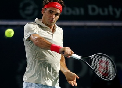 フェデラー、ステパネクに辛勝で8強入り ドバイ・テニス選手権