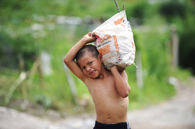 エルサルバドル、児童6人に1人が就労