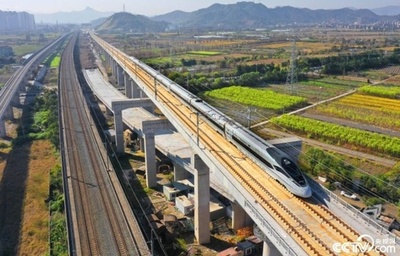 中国初の民間資本持ち株の高速鉄道が試運転開始