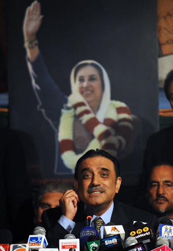 パキスタン総選挙で圧勝のPPP、「結果を改ざんしようとしている」と選管を批判