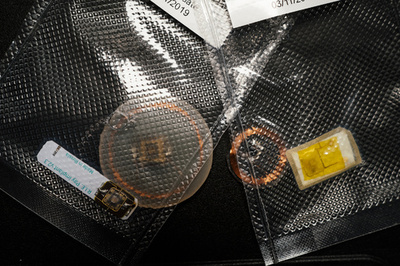 自身を「アップグレード」するバイオハッカーの試み ロシア