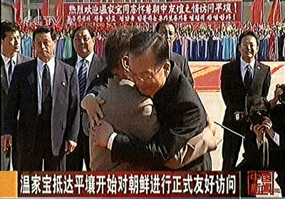 中国首相が訪朝開始、6か国協議復帰が焦点