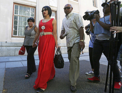 新生児を誘拐し17年間育てた女、有罪に 南ア